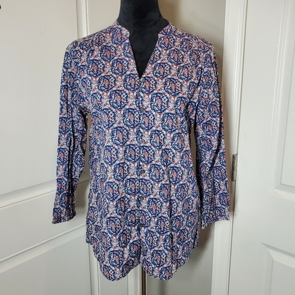 NWT Lands' End Midnight Sky Floral V-Neck Button Front Blouse Women's Size 6 - Picture 2 of 16